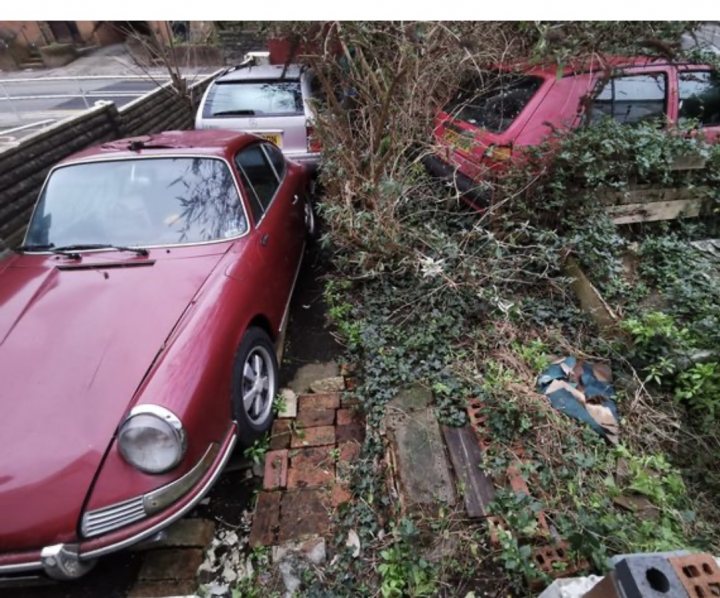 Spotted Ordinary Abandoned Vehicles - Page 121 - General Gassing - PistonHeads UK