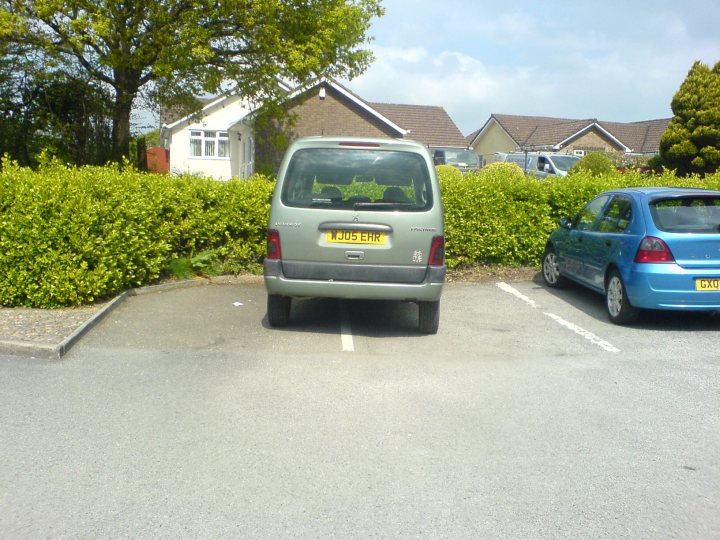 The BAD PARKING thread [vol3] - Page 476 - General Gassing - PistonHeads