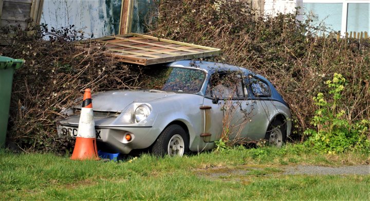 Classics left to die/rotting pics - Vol 2 - Page 78 - Classic Cars and Yesterday's Heroes - PistonHeads