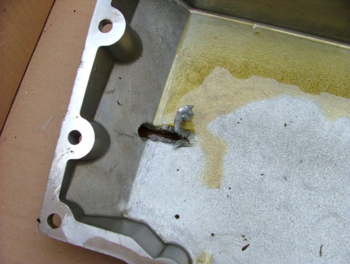 Series Pistonheads Damage Sump