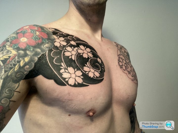 Inspiré d'un dessin de Derek hess. . J'adore | Tatuagem masculina de anjo,  Tatuagem nas costas masculina, Tatuagem masculina
