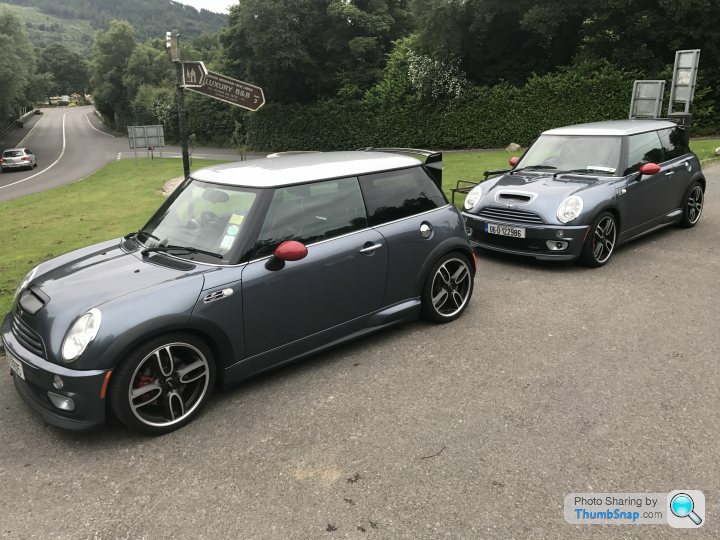 When Did Red Mirrors On Black Cars Become A Thing Page 1 General Gassing Pistonheads Uk