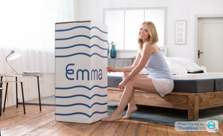 does the emma mattress come in a box