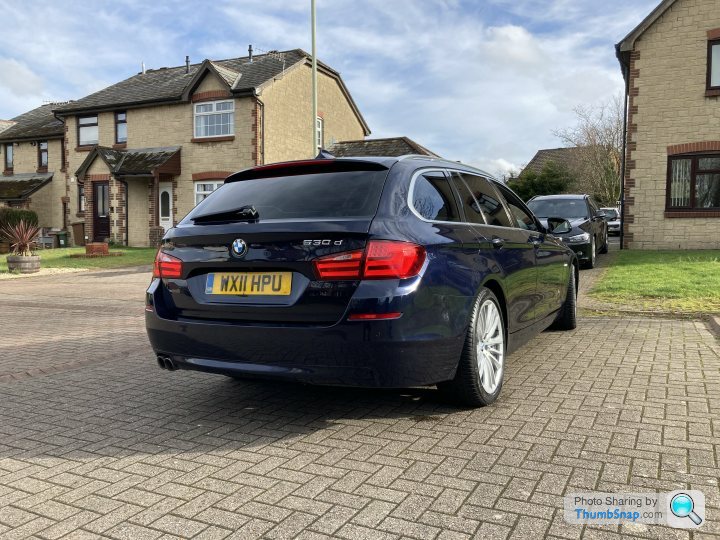2012 F11 BMW 520D Touring M Sport Goes for a Drive - Modern