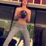 Bella Thorne doing jump squats